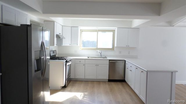 38615 Levisham Drive, Clinton Township, MI 48038