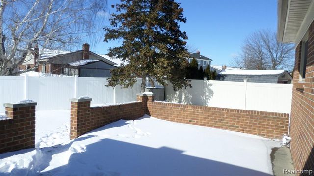 38615 Levisham Drive, Clinton Township, MI 48038