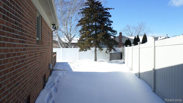 38615 Levisham Drive, Clinton Township, MI 48038