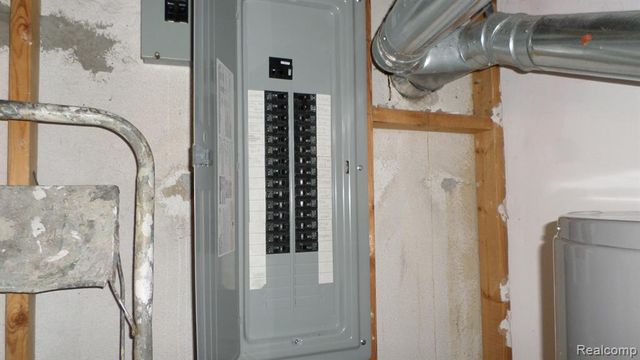 38615 Levisham Drive, Clinton Township, MI 48038