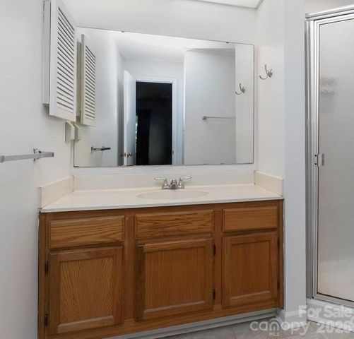 2536 Stradbrook Drive B, Charlotte, NC 28210
