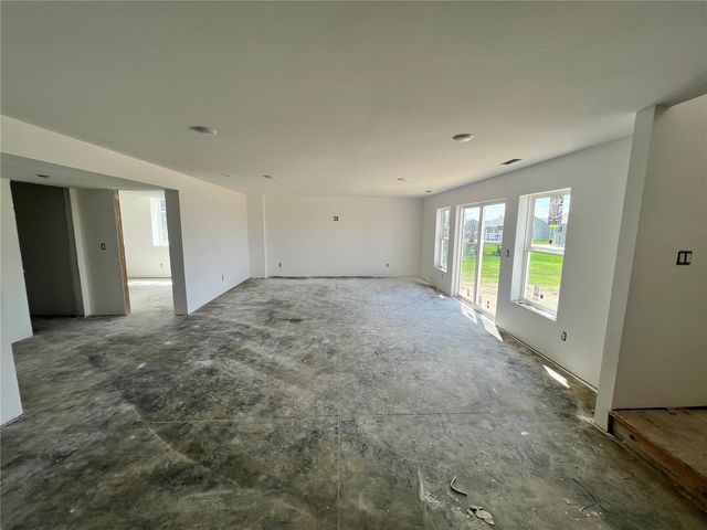 1435 Cardinal Drive, Fairfax, IA 52228