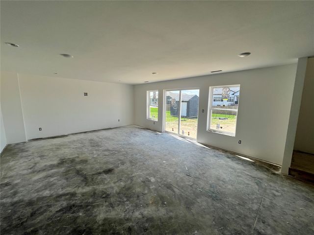 1435 Cardinal Drive, Fairfax, IA 52228
