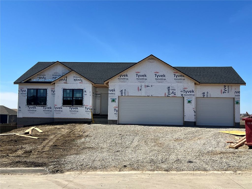 1435 Cardinal Drive, Fairfax, IA 52228