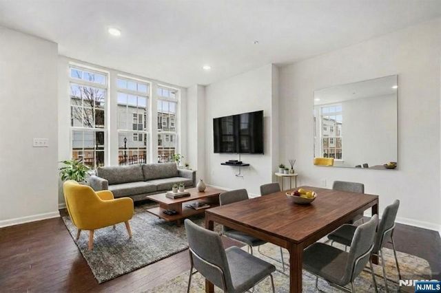 68 Leahy Drive 4904, Wood Ridge, NJ 07075