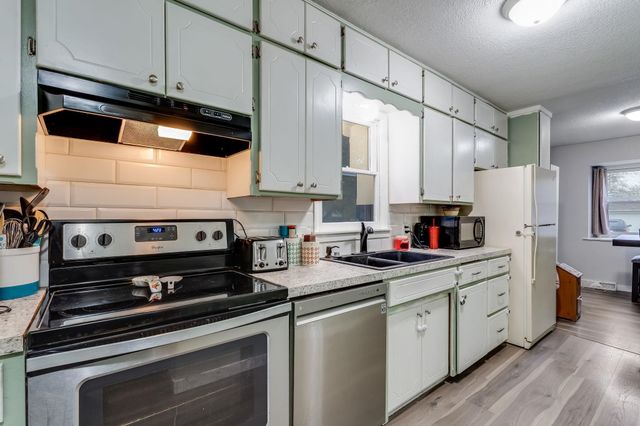 2409 W Wildwood Ln, Wichita, KS 67217