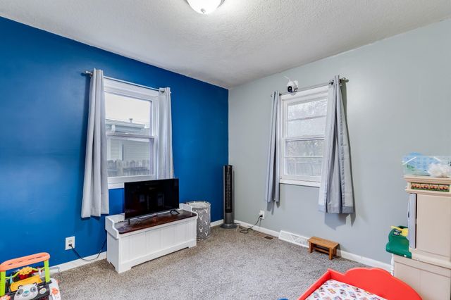 2409 W Wildwood Ln, Wichita, KS 67217