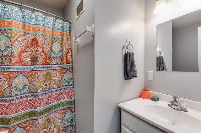 2409 W Wildwood Ln, Wichita, KS 67217