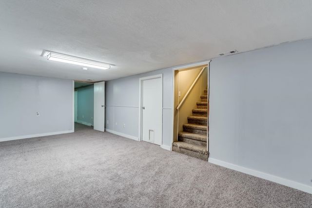 2409 W Wildwood Ln, Wichita, KS 67217