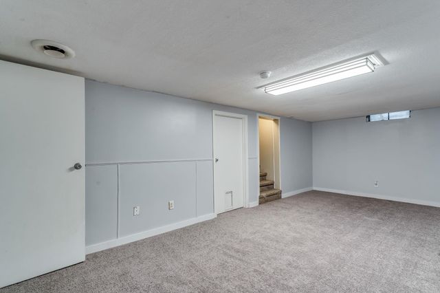 2409 W Wildwood Ln, Wichita, KS 67217