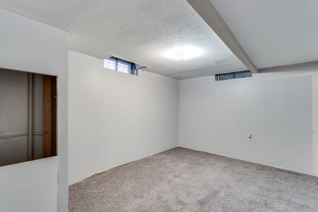 2409 W Wildwood Ln, Wichita, KS 67217