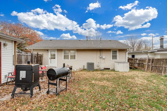 2409 W Wildwood Ln, Wichita, KS 67217