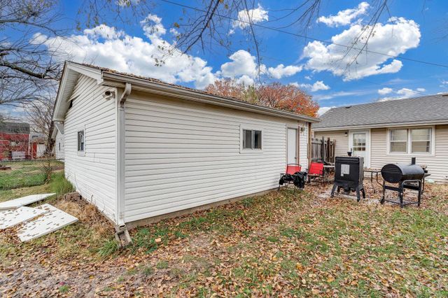 2409 W Wildwood Ln, Wichita, KS 67217