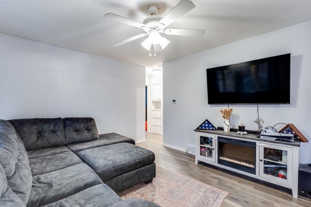 2409 W Wildwood Ln, Wichita, KS 67217