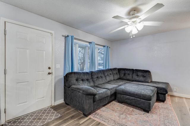 2409 W Wildwood Ln, Wichita, KS 67217