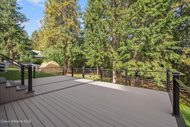 18407 W Rice Ave, Hauser, ID 83854