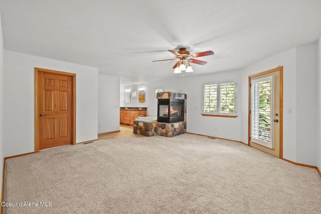 18407 W Rice Ave, Hauser, ID 83854