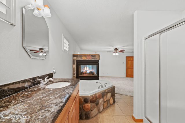 18407 W Rice Ave, Hauser, ID 83854