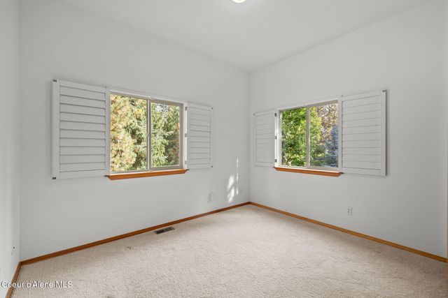 18407 W Rice Ave, Hauser, ID 83854