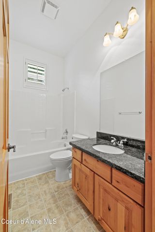 18407 W Rice Ave, Hauser, ID 83854