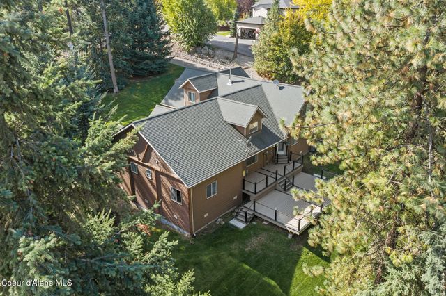 18407 W Rice Ave, Hauser, ID 83854