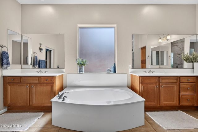 6901 W PEAK VIEW Road, Peoria, AZ 85383