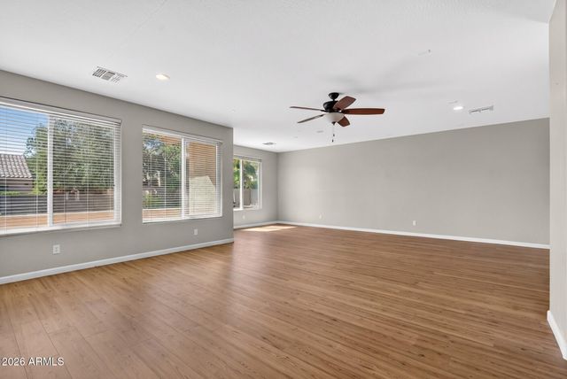 6901 W PEAK VIEW Road, Peoria, AZ 85383