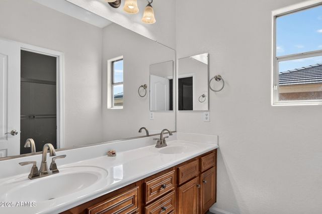6901 W PEAK VIEW Road, Peoria, AZ 85383