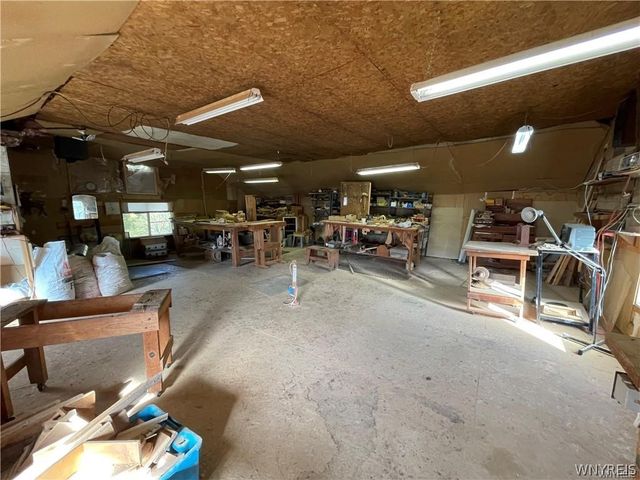 9954 Vermont Hill Road, Holland, NY 14080