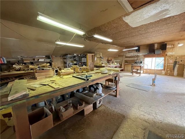 9954 Vermont Hill Road, Holland, NY 14080