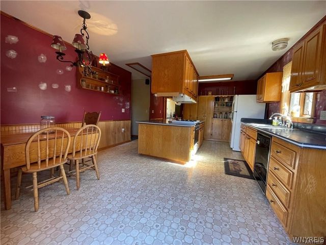 9954 Vermont Hill Road, Holland, NY 14080