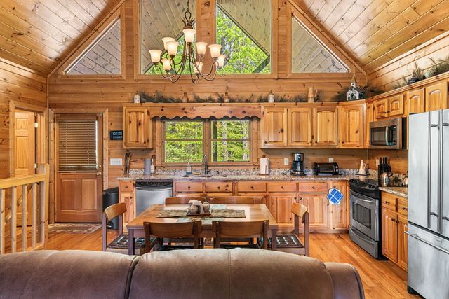 447 Creekmont Drive, Blairsville, GA 30512