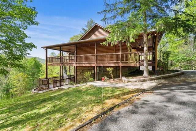 447 Creekmont Drive, Blairsville, GA 30512