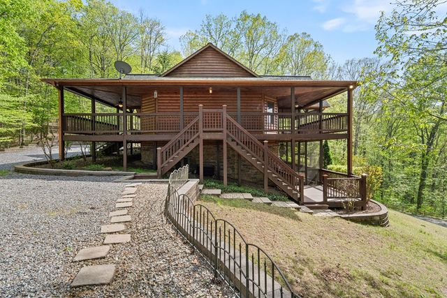 447 Creekmont Drive, Blairsville, GA 30512