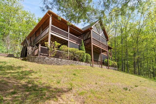447 Creekmont Drive, Blairsville, GA 30512