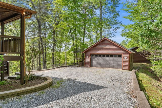 447 Creekmont Drive, Blairsville, GA 30512