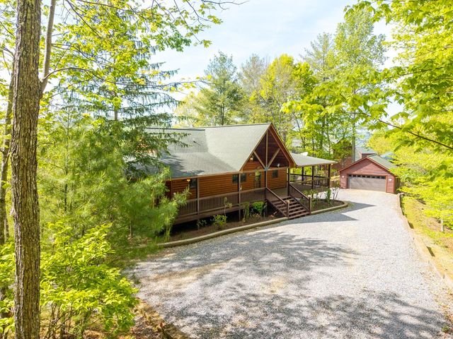 447 Creekmont Drive, Blairsville, GA 30512