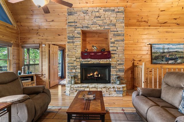 447 Creekmont Drive, Blairsville, GA 30512