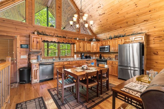 447 Creekmont Drive, Blairsville, GA 30512