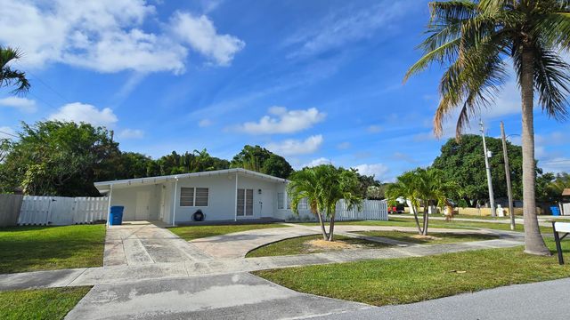 887 W Duval Street, Lantana, FL 33462