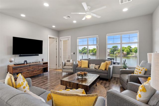412 Island CIR, Kingsland, TX 78639