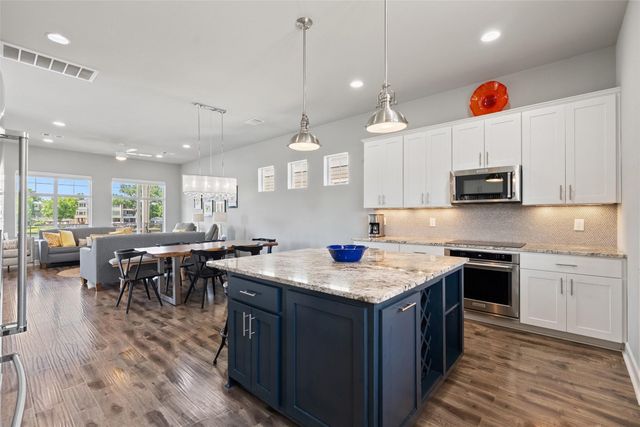 412 Island CIR, Kingsland, TX 78639