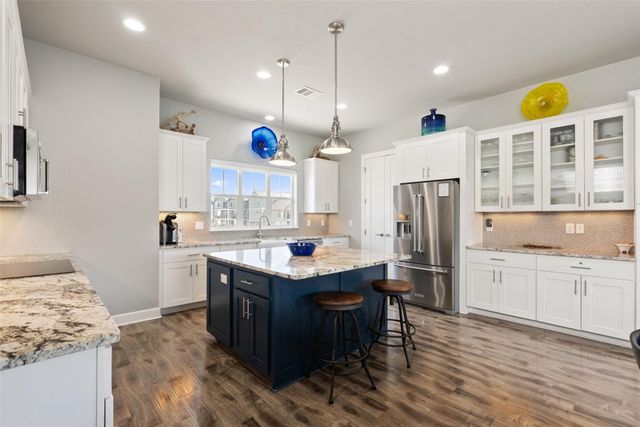 412 Island CIR, Kingsland, TX 78639