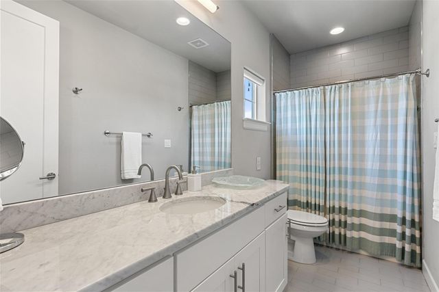 412 Island CIR, Kingsland, TX 78639