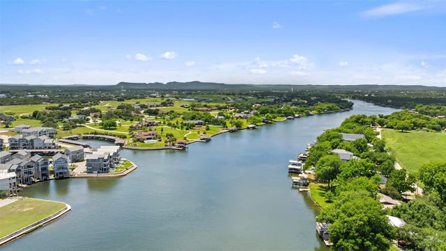 412 Island CIR, Kingsland, TX 78639