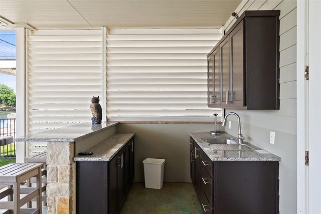 412 Island CIR, Kingsland, TX 78639