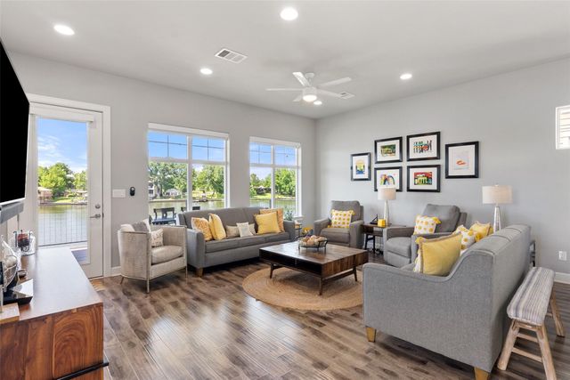 412 Island CIR, Kingsland, TX 78639