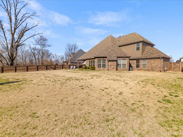 4100 NE Miner Court, Bentonville, AR 72712