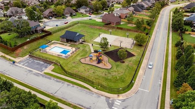 4100 NE Miner Court, Bentonville, AR 72712