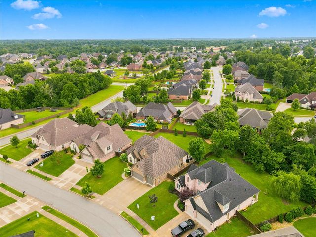 4100 NE Miner Court, Bentonville, AR 72712